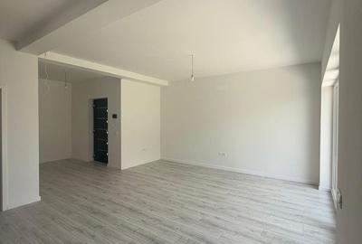 Casă individuală cu 4 camere cu Canalizare în Dumbrăvița