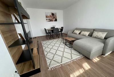 Apartament cu 2 camere decomandat în Republicii