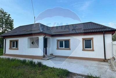 Casa / Vila cu 2 camere de vanzare - 1