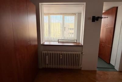 Apartament cu 3 camere semidecomandat în Lacul Tei - 9