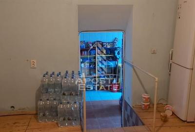 Casa cu spatiu comercial in Ghioroc aproape de plaja - 17