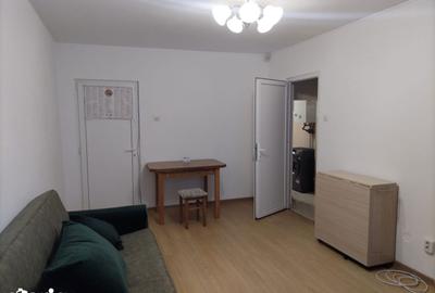 Apartament cu 3 camere decomandat în Vlahuță - 1