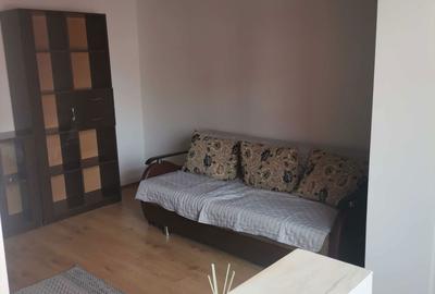 Garsonieră decomandată în Central - 2