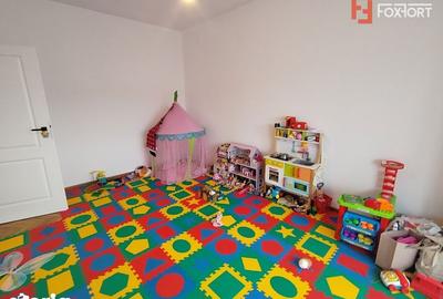 Apartament cu 4 camere decomandat în Fratelia - 19