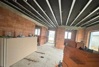 Casă cu 3 camere cu Teren 450 Mp în Satu Nou de Jos - 4