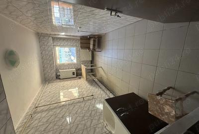 Inchiriez apartament 3 camere - 4