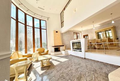 Casă cu 6 camere cu Teren 500 Mp în Central