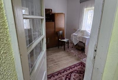 Casă cu 5 camere cu Teren 703 Mp în Central - 1