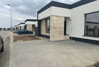 Casă cu 4 camere cu Teren 350 Mp în Berceni - 2