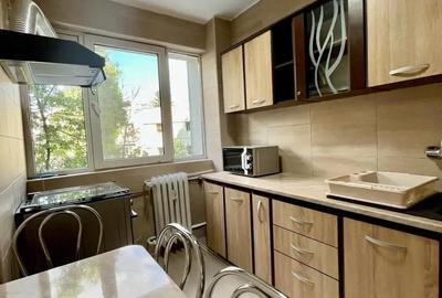 Apartament cu 3 camere semidecomandat, mobilat în Pajura - 5