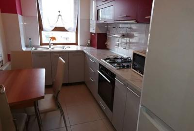 Garsonieră decomandată în Tractorul