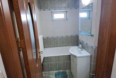 Etaj 1, Micro 8 Targoviste ! Inchiriere apartament 2 camere, zona Polimed - 3