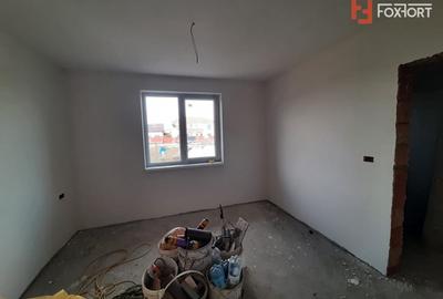 Duplex cu 4 camere cu Canalizare în Moșnița Nouă - 3
