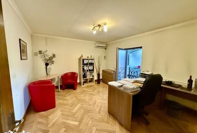 Casă cu 10 camere cu Canalizare în Central - 1