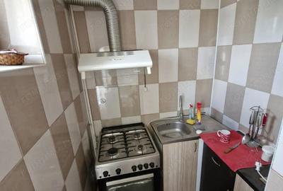 Apartament 4 camere Rosiorii de Vede (str. Oltului), 85mp - 9