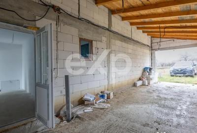 Casă cu 5 camere cu Teren 1553 Mp în Silagiu - 1