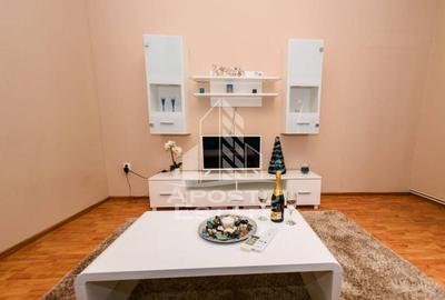 Apartament cu 2 camere decomandat, mobilat în Central