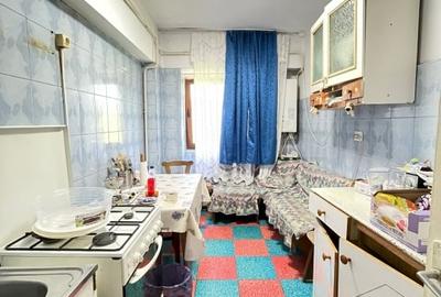 Apartament cu 3 camere decomandat în Baza 3 - 4