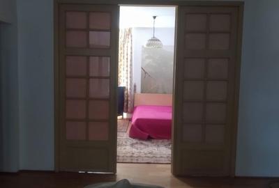 Apartament cu 3 camere decomandat în Cișmigiu