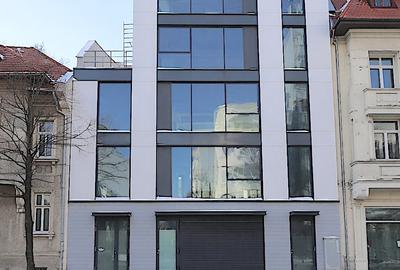 Casă cu 9 camere cu Canalizare în P-ța Dorobanți - 1