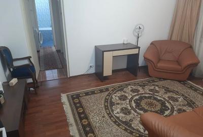 Apartament cu 2 camere, etajul 2/4, zona Dacia - 4