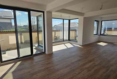 Casă cu Teren 350 Mp în Bordei - 2