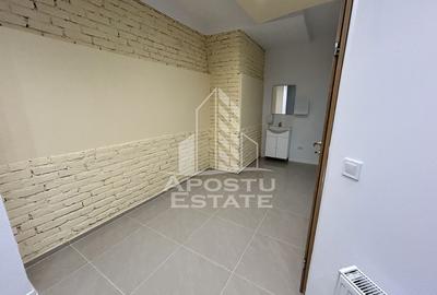 Spațiu comercial, de 138 mp, în Neptun - 10