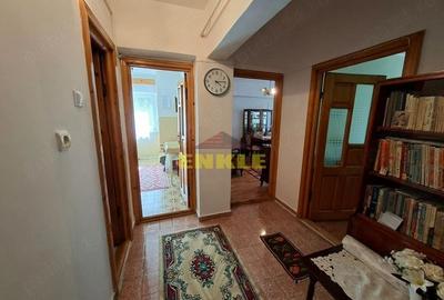 Apartament cu 2 camere decomandat în Central - 2