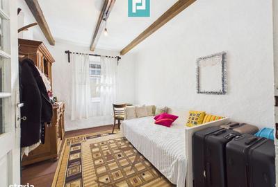 Casă cu 6 camere cu Teren 2029 Mp în Ghioroc - 2