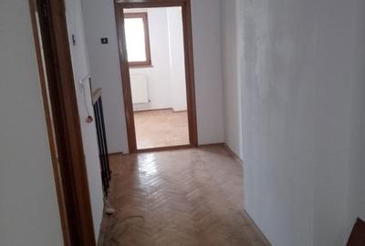 Apartament cu 3 camere în Călărași - 12