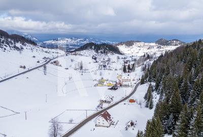 Teren agricol de 3962 mp, în Fundata - 7