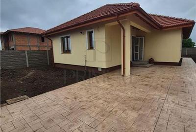 Casă individuală cu 3 camere cu Canalizare în Ghiroda - 6