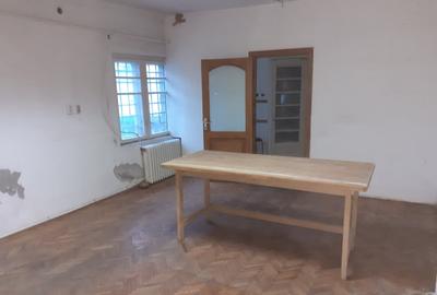 Casă cu 2 camere cu Teren 298 Mp în 16 Februarie - 6