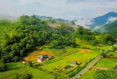 Casă cu 7 camere cu Teren 6370 Mp în Groși - 7