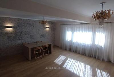 Casă cu 5 camere cu Canalizare în Valu lui Traian