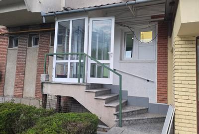 Spațiu comercial, de 20 mp, în 22 Decembrie - 1