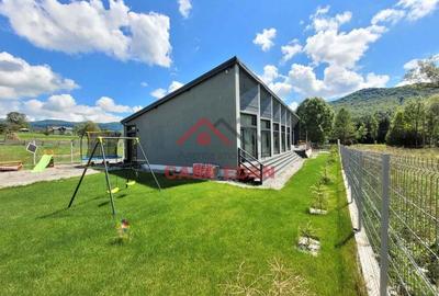 Casa (pensiune) noua an 2023 5 dormitoare teren 2020mp 380.000e - 2