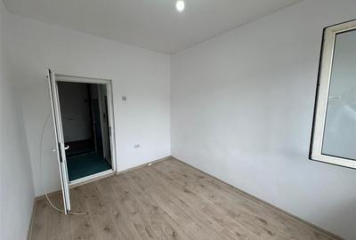 Garsoniera 12mp , de vanzare, zona Sud, etaj 4 cu acoperis - 4
