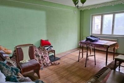 2 Camere Decomandat 50mp zona Nicolina - 1