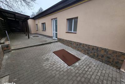 Casă cu 2 camere cu Teren 120 Mp în Piața Centrală