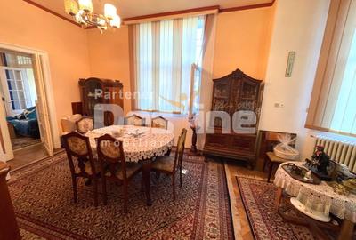 Casă individuală cu 7 camere cu Canalizare în Central - 8