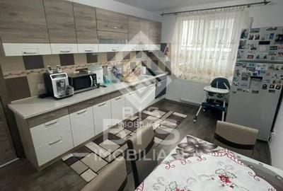 Apartament cu 4 camere decomandat în Calea Moldovei - 4