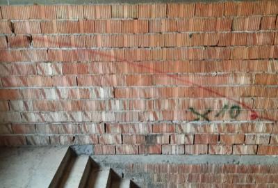 Casă cu 5 camere cu Teren 500 Mp în Păulești - 8