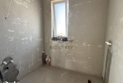 Casă cu 4 camere cu Teren 340 Mp în Central