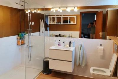 Casă cu 7 camere cu Teren 400 Mp în Central - 1