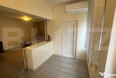 Casă cu 7 camere cu Teren 840 Mp în Central - 11