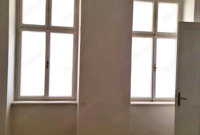 1 cam etaj 1 zona Unirii Pietonal - 1