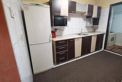 Apartament cu 3 camere decomandat în Alecu Russo