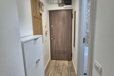Apartament cu 2 camere decomandat în Tei