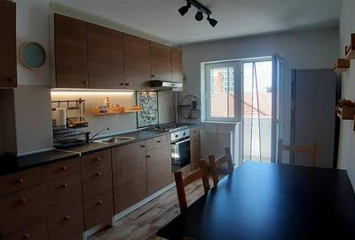 Apartament cu 3 camere decomandat în Aradului